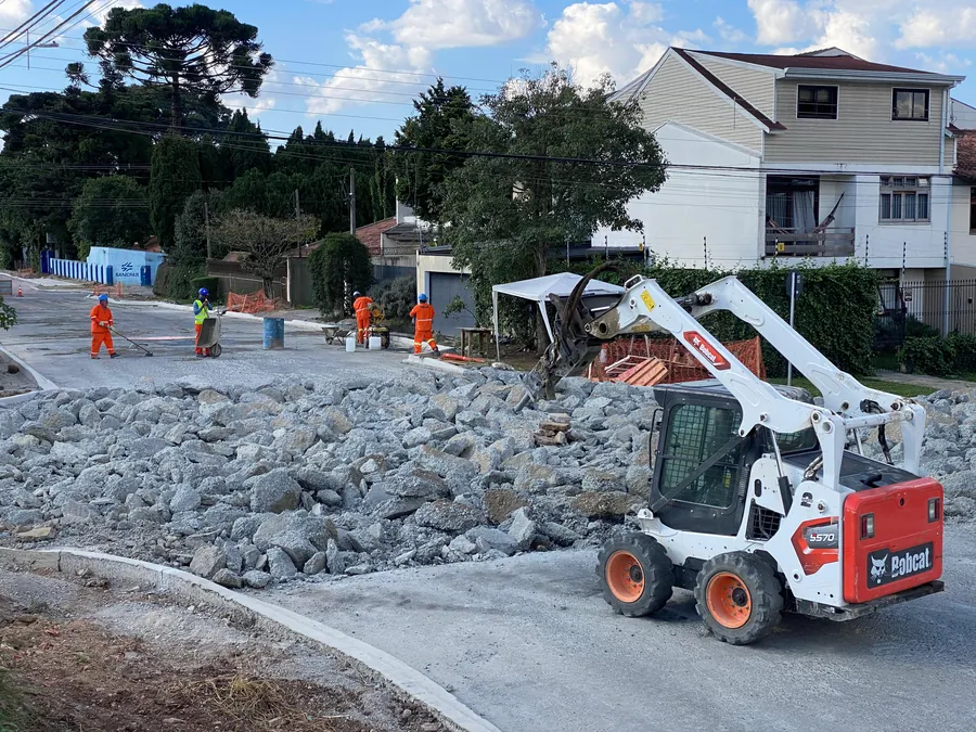 Rompedor hidráulico Bobcat em Curitiba